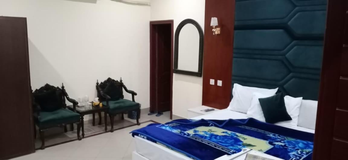 Hotel Pak Continental Multan Zewnętrze zdjęcie