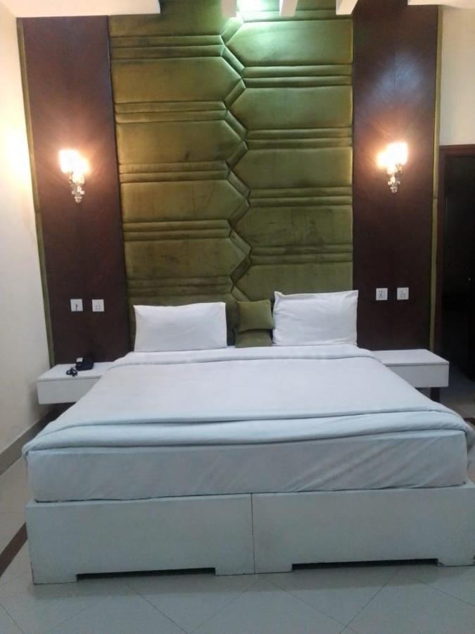 Hotel Pak Continental Multan Zewnętrze zdjęcie