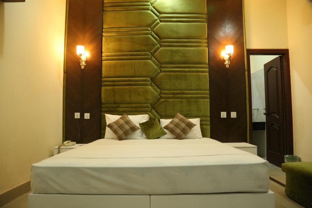 Hotel Pak Continental Multan Zewnętrze zdjęcie