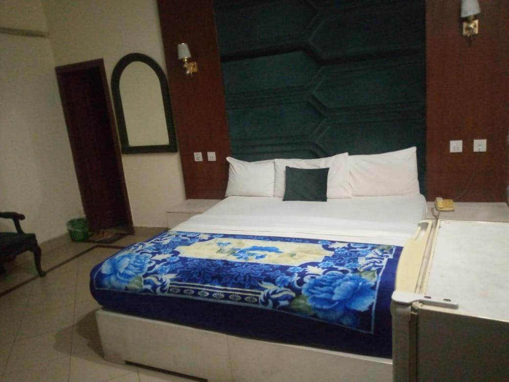 Hotel Pak Continental Multan Zewnętrze zdjęcie