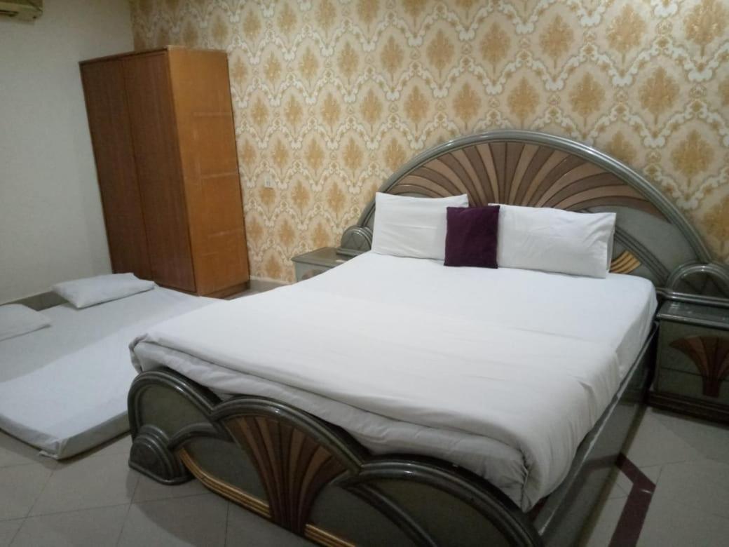 Hotel Pak Continental Multan Zewnętrze zdjęcie