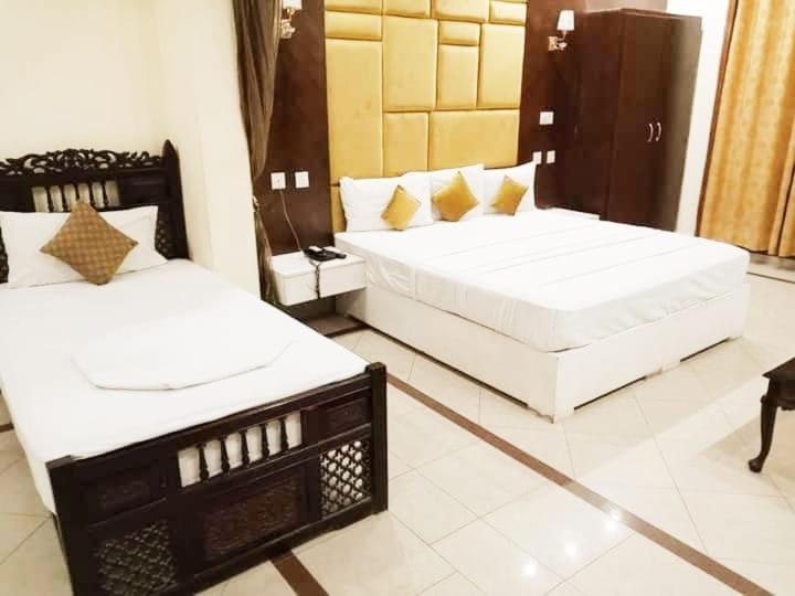 Hotel Pak Continental Multan Zewnętrze zdjęcie