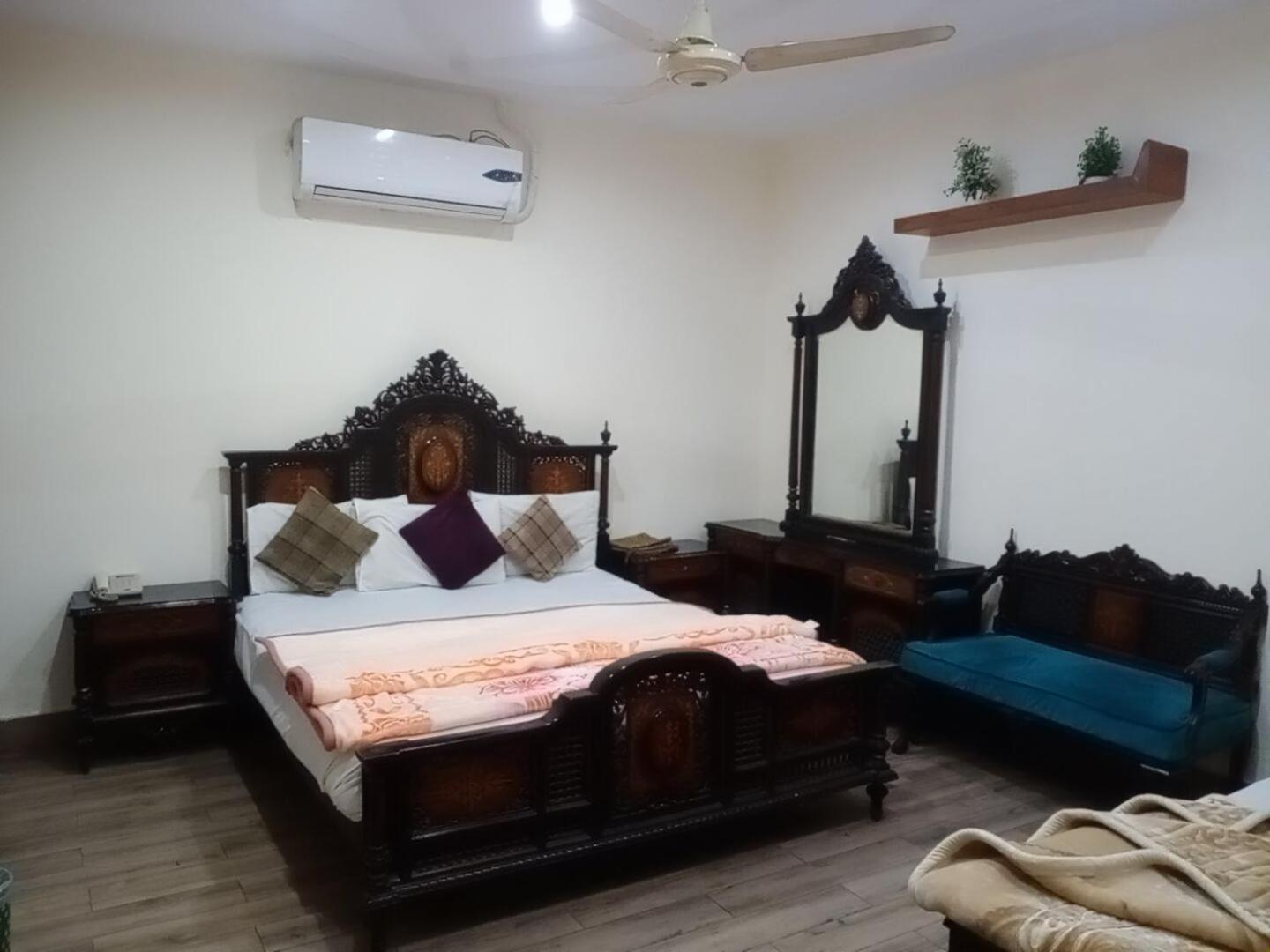 Hotel Pak Continental Multan Zewnętrze zdjęcie