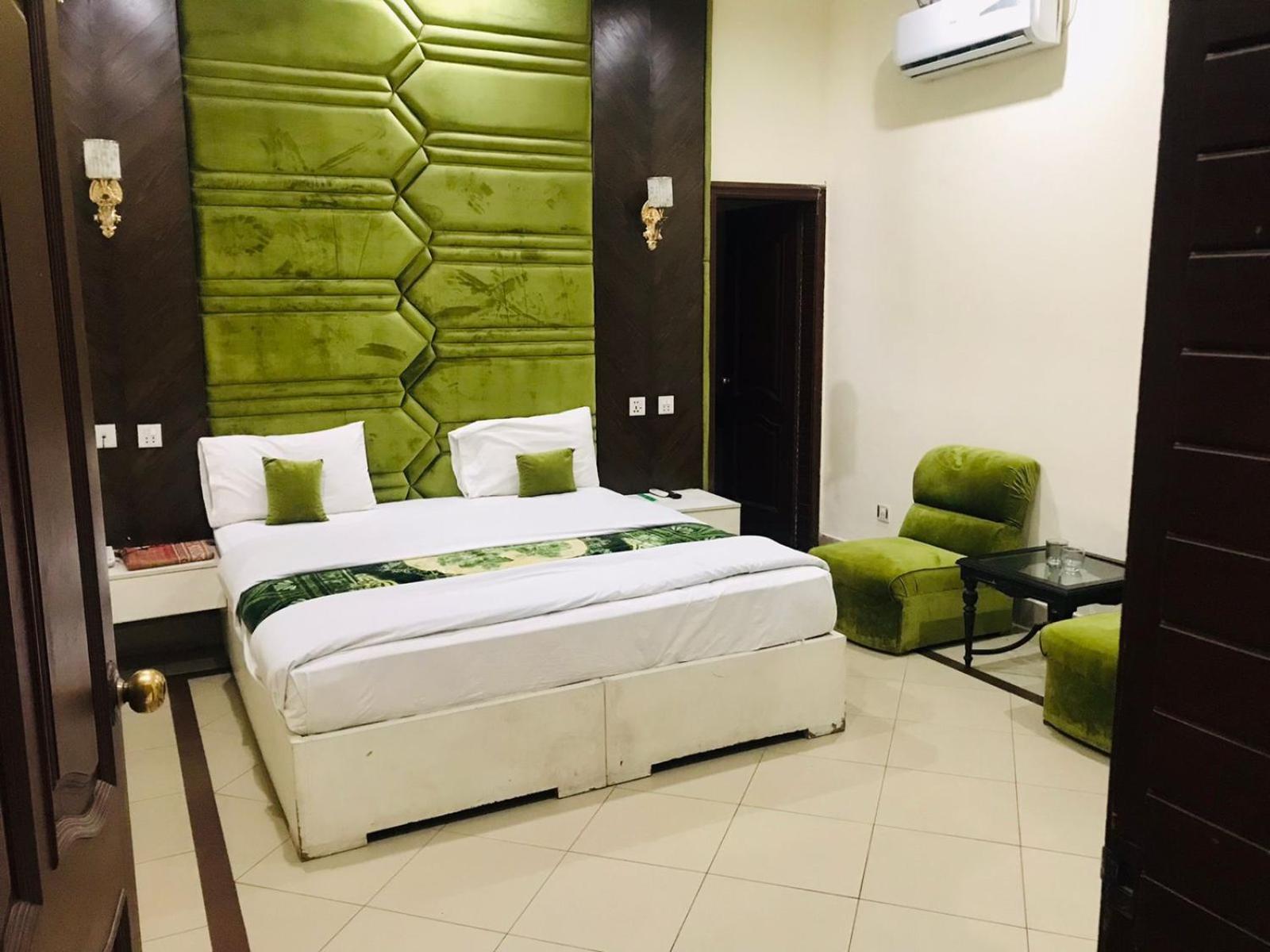 Hotel Pak Continental Multan Zewnętrze zdjęcie