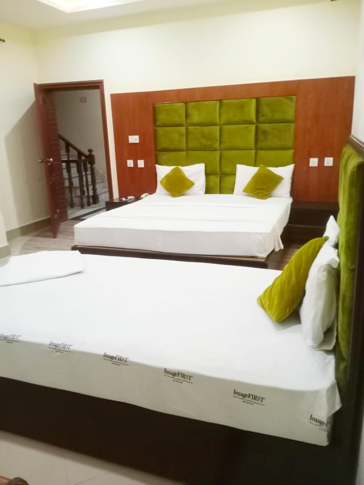 Hotel Pak Continental Multan Zewnętrze zdjęcie