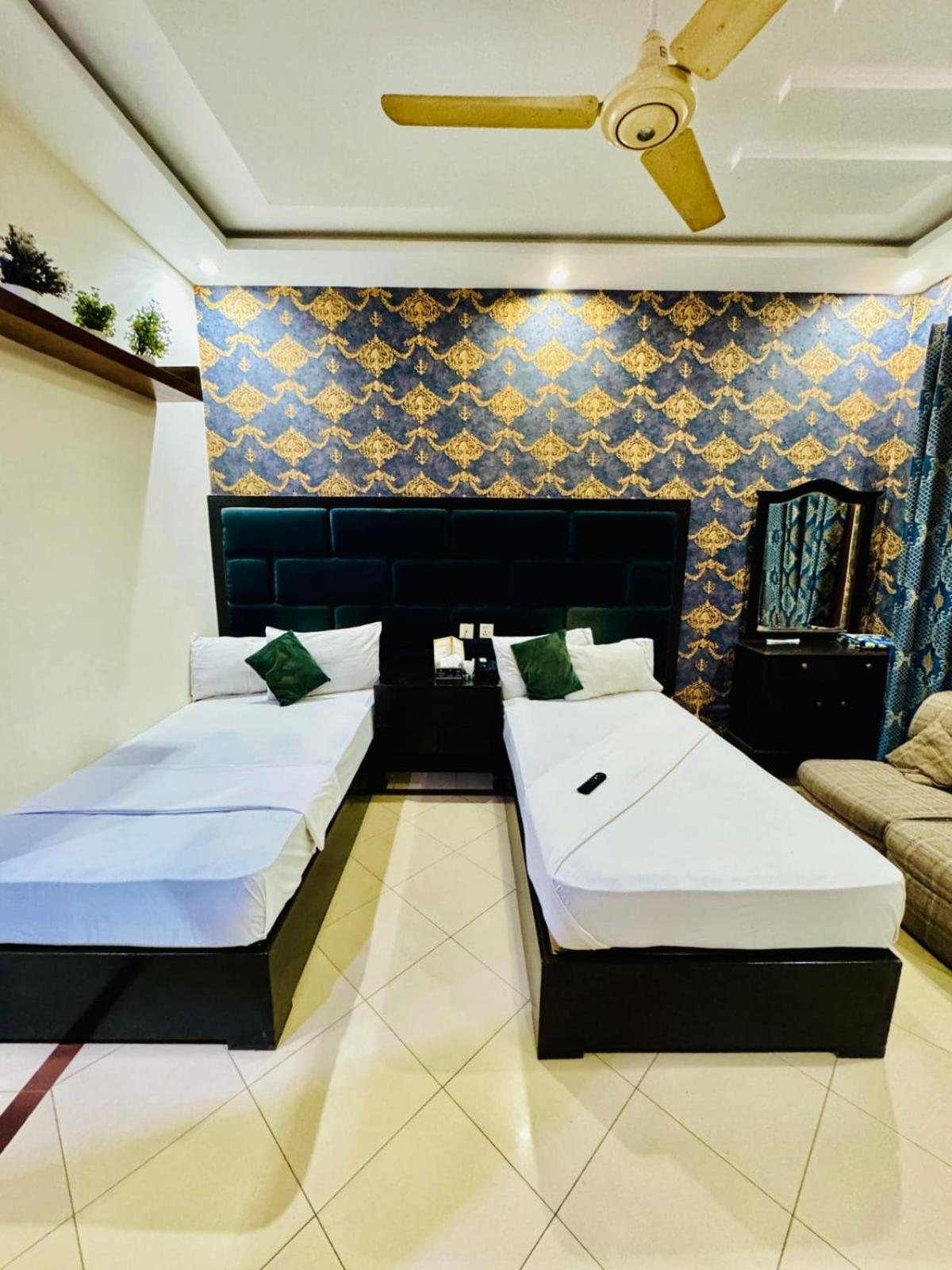 Hotel Pak Continental Multan Zewnętrze zdjęcie