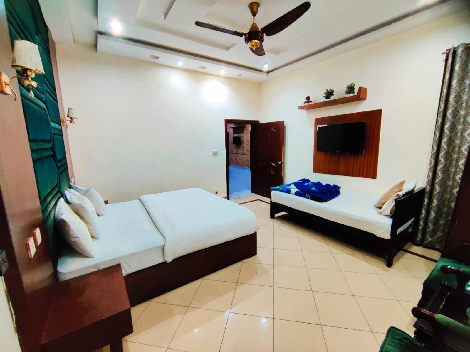 Hotel Pak Continental Multan Zewnętrze zdjęcie