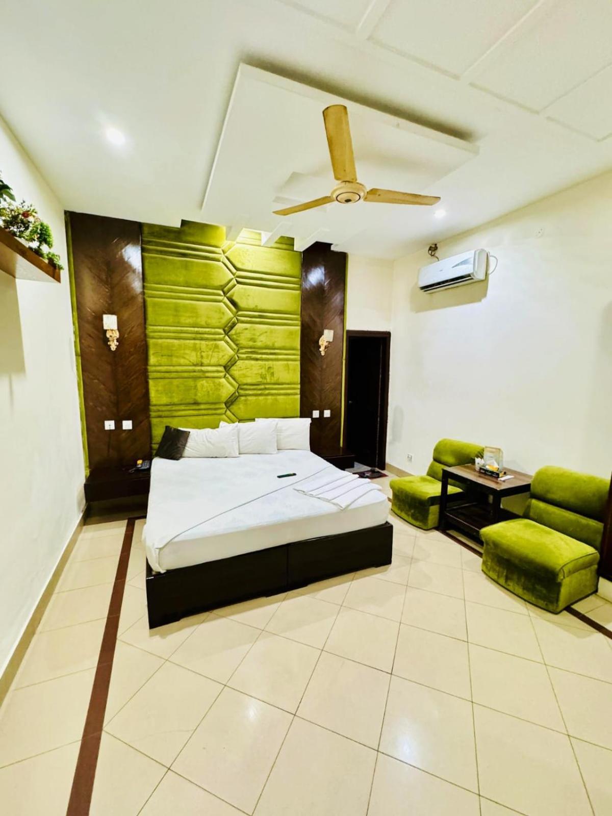 Hotel Pak Continental Multan Zewnętrze zdjęcie