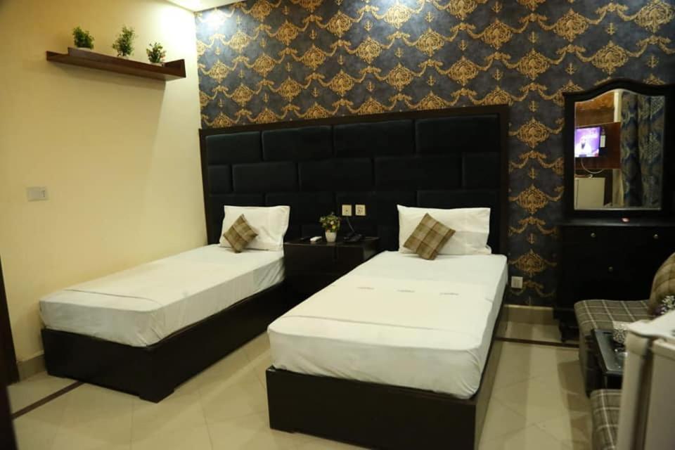 Hotel Pak Continental Multan Zewnętrze zdjęcie