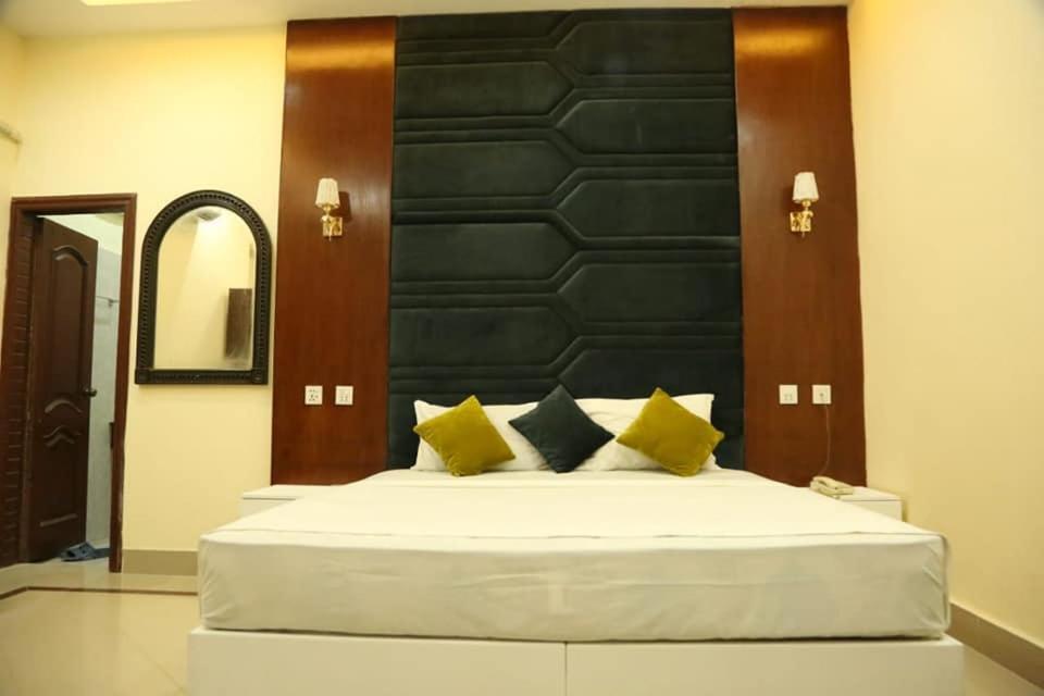Hotel Pak Continental Multan Zewnętrze zdjęcie
